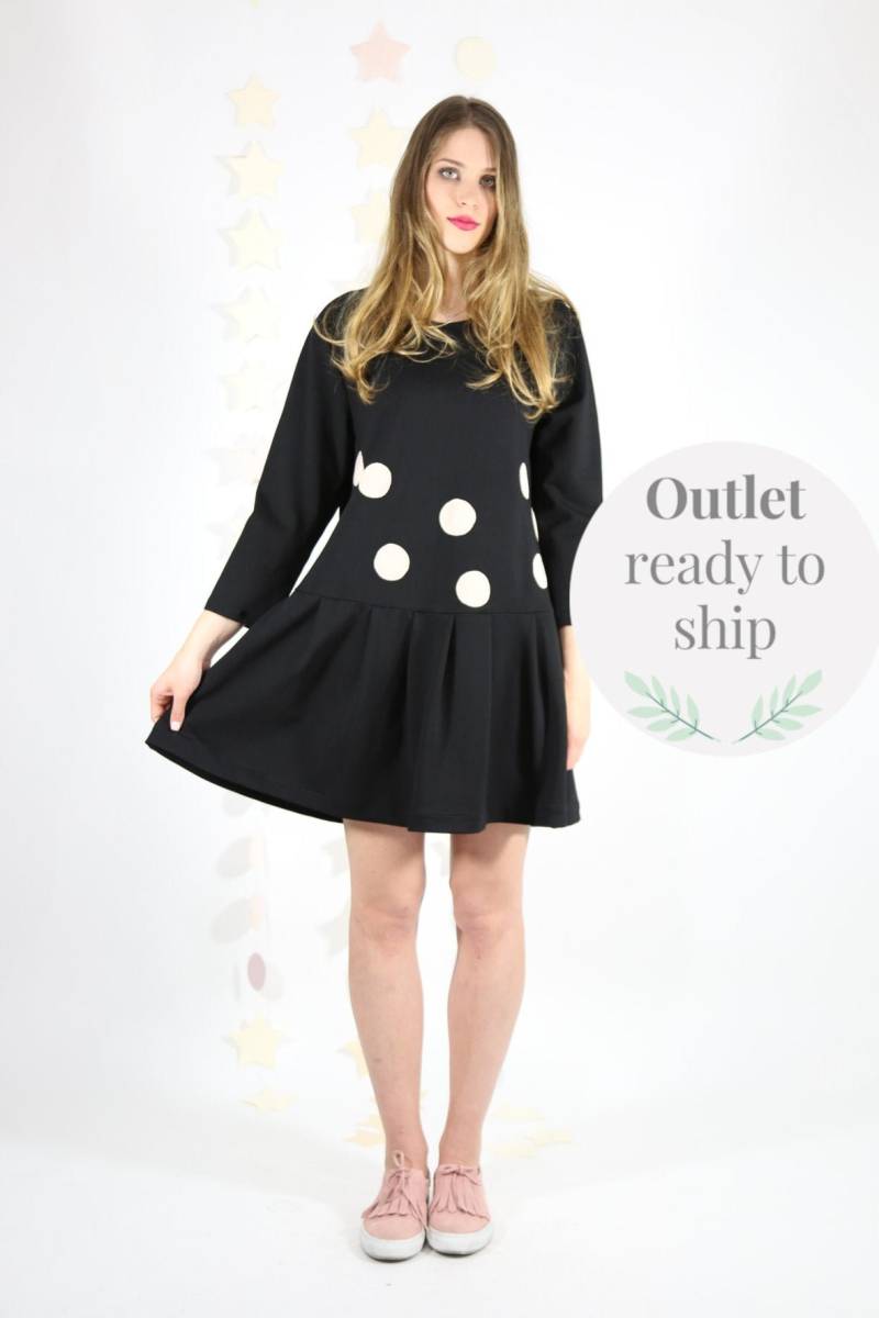 Oversize Kleid in Schwarz Aus Fleece Mit Tupfen. Super Süß, Lässig, Bequem Und Witzig. Eine Grösse Passt Allen. Outlet Sparen Sie Mehr Als 30% von Pochettecouture