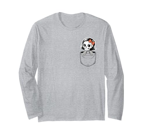 Mädchen Skelett mit Schleife in Tasche Niedlich Halloween Herbst Humor Langarmshirt von Pocket Tee Funny