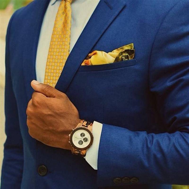 Ein Eleganter Pocket Square Mit "Salad Sea" Von Carl Warner von PocketSquareArt