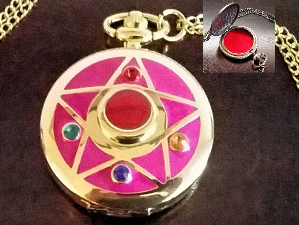 Ewige Sailor Moon Halskette, Usagi Pillendosenbehälter, Metallpillenetui Für Geldbörse Pill Organizer Box Mit Filzfutter Und Kette Ewige Sailor Moon Halskette, Usagi Pillendosenbehälter, Metallpillenetui Für Geldbörse Pill Organizer Box Mit Filzfutter Und Kette von PocketWatchPillBox