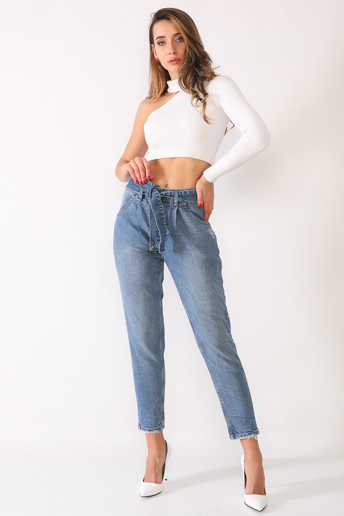 Frauen Hohe Taille Gürtel Mom Jeans Denim Hose von PodiumStar