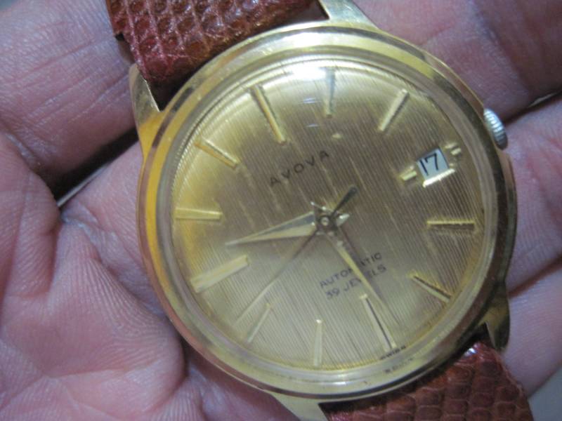Vintage Avova 39 Jewel Vergoldete Automatik Herren Armbanduhr Mit Datum Funktion Guter Zustand von PointOfTime