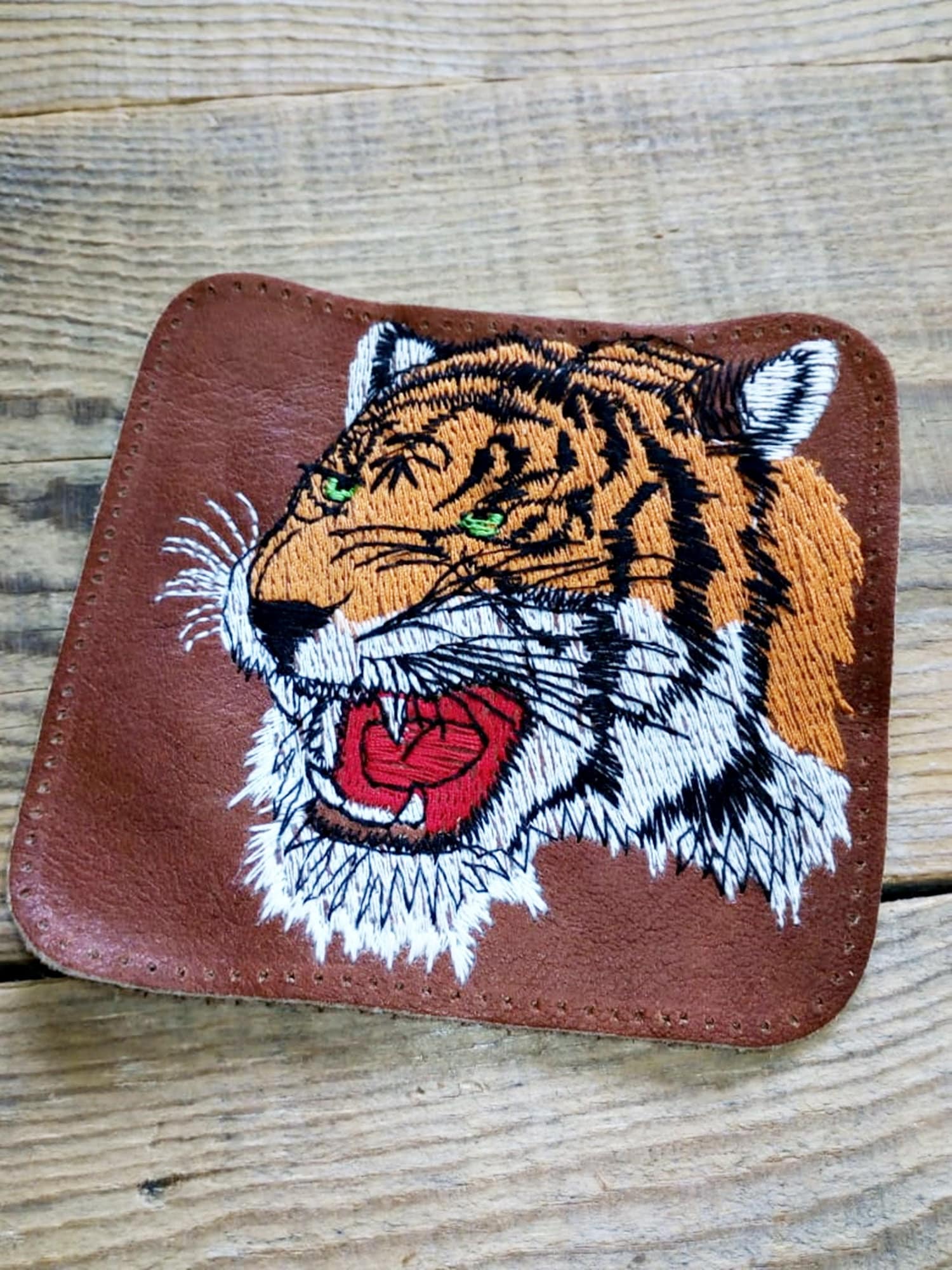 Leder Patch, Tiger, Motorradjacke, Rucksack, Stickerei, Jagd, Patch Echtes Leder, Accessoire, Geek, Diy, Braun von PointingUp