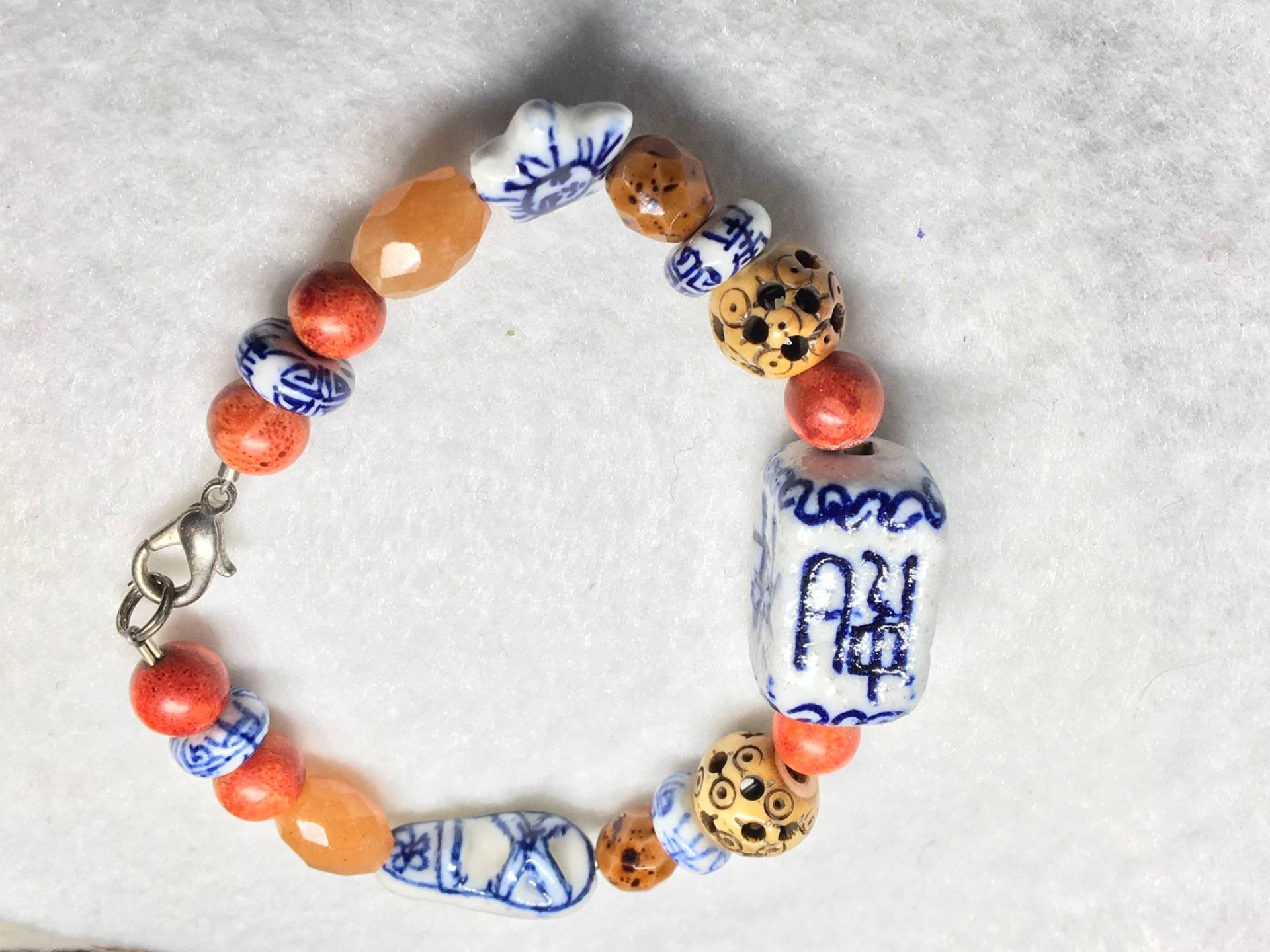 Asia Armband, Mehrfarbig, Geschnitzt von PokitaGifts