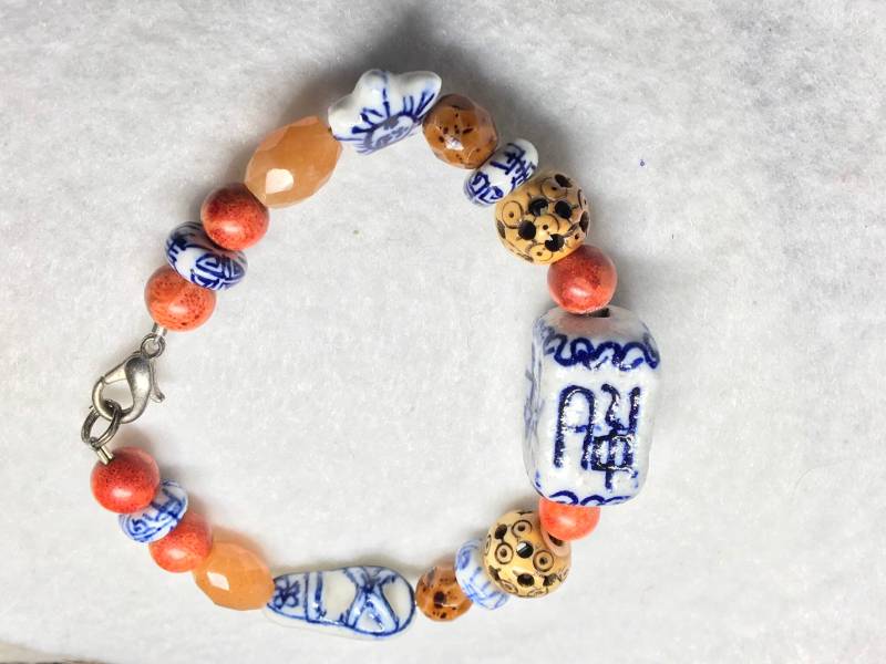 Asia Armband, Mehrfarbig, Geschnitzt von PokitaGifts