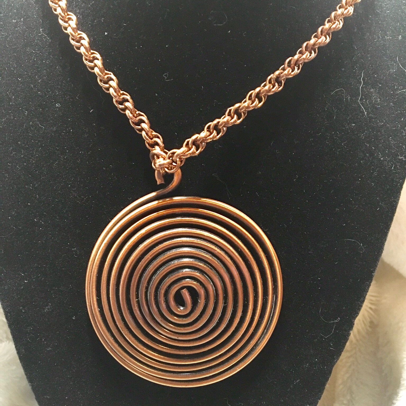 Kupfer Halskette Mit Spiral Anhänger von PokitaGifts