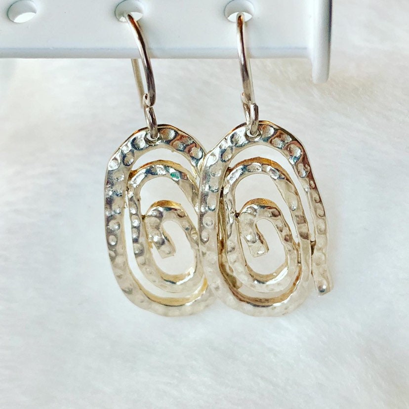 Creolen Silberfarbene Ohrringe von PokitaGifts