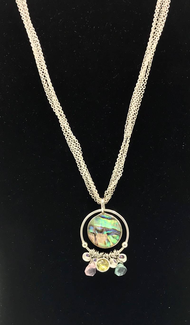 Lia Sophia Abalone Halskette, Rund, Charms von PokitaGifts