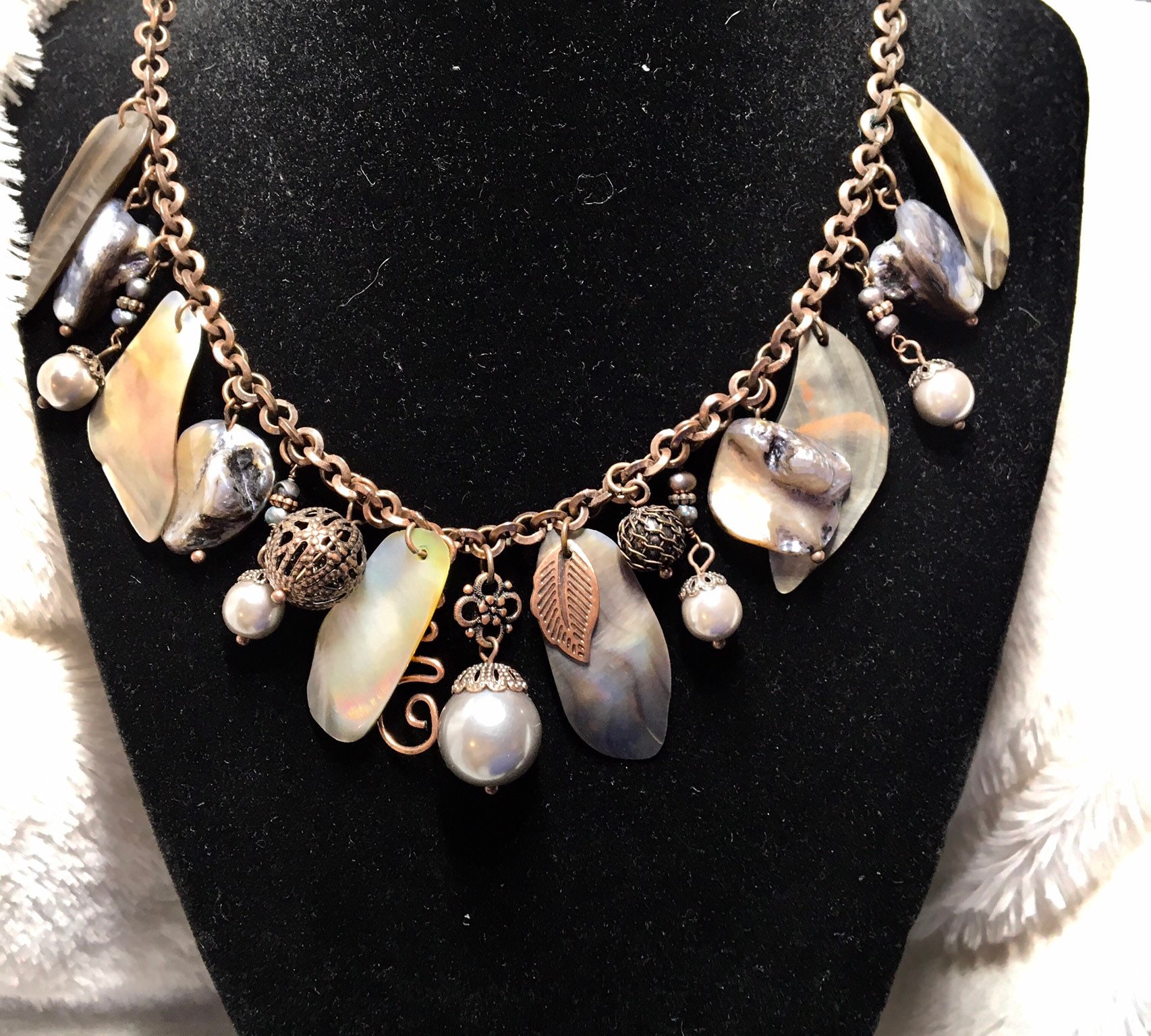 Lia Sophia Abalone Und Süßwasser Perlen Kette von PokitaGifts