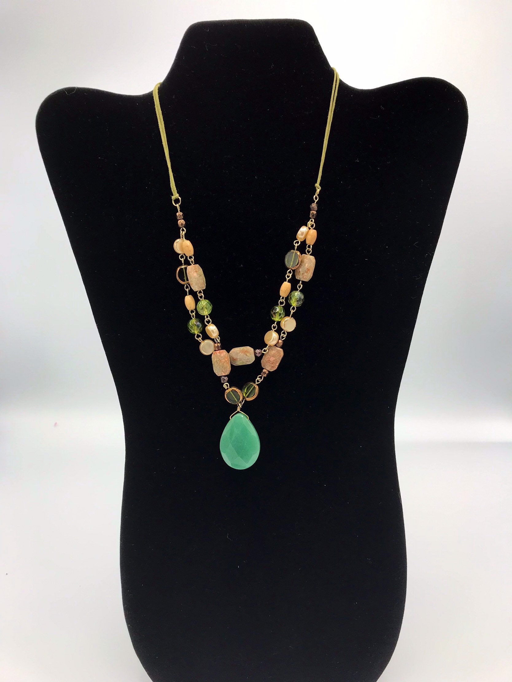 Lia Sophia Grüne Ton Halskette von PokitaGifts