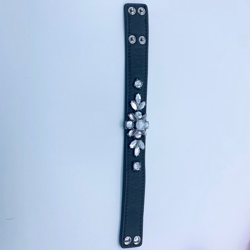 Lia Sophia Lederarmband Grau Und Kristalle von PokitaGifts