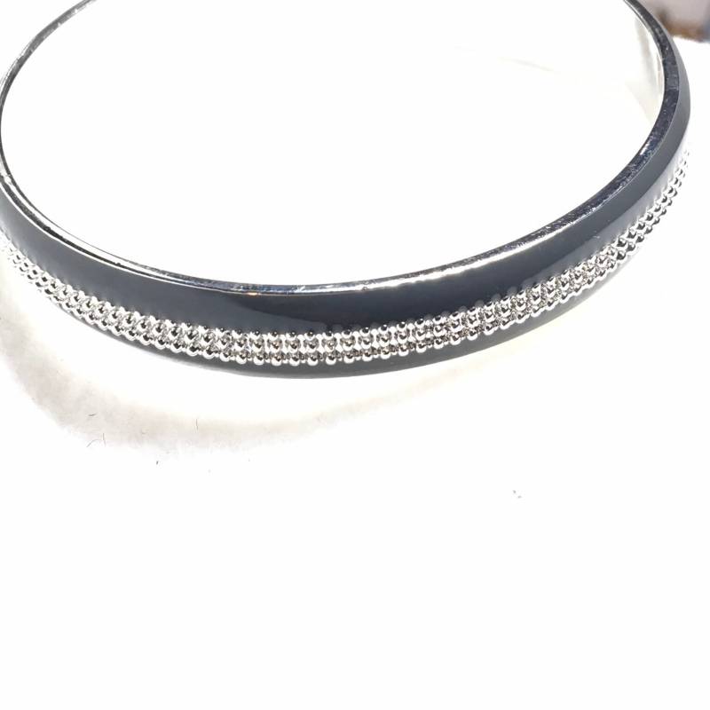 Lia Sophia Silber Und Grau Ton Manschette Armband von PokitaGifts