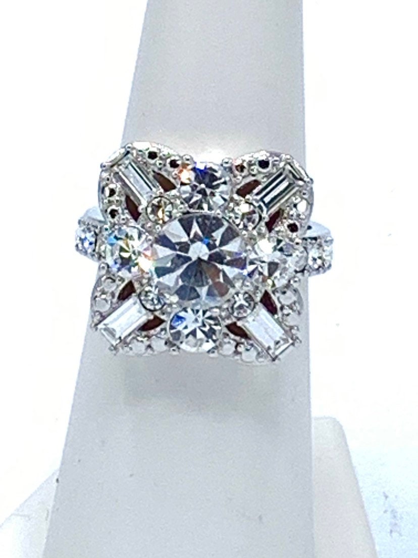 Lia Sophia Strassring, Größe 57 von PokitaGifts