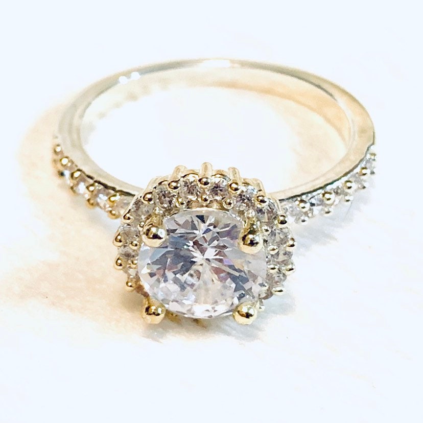 Runder Zirkonia-Ring Gr. 9 von PokitaGifts