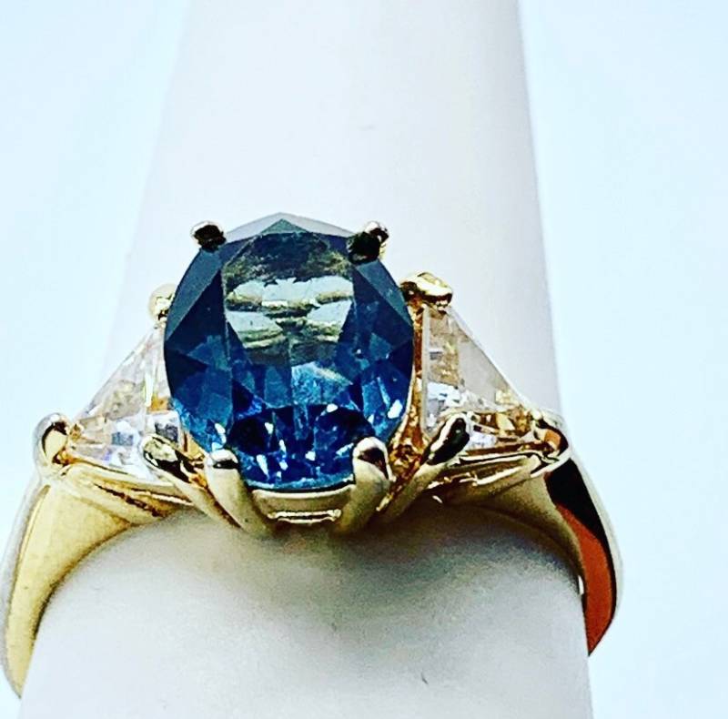 Saphir Und Zirkonia Sowie 750 Ge Vergoldeter Ring von PokitaGifts