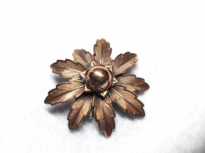 Vintage Blumen-Kupferbrosche Von Copper Bell von PokitaGifts