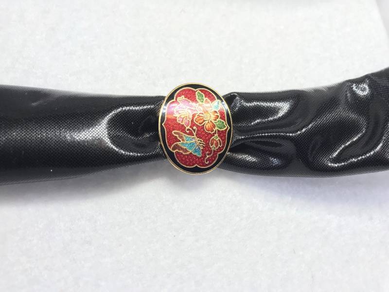 Vintage Cloisonne Rot Oval Krawatte Folie von PokitaGifts