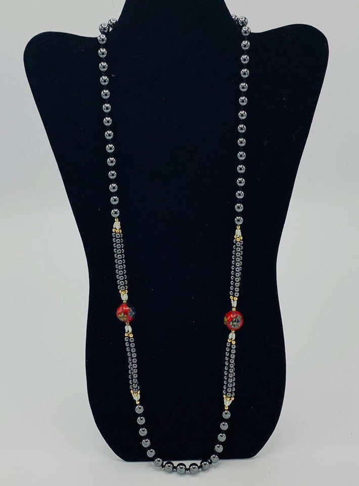 Vintage Hämatit Perlen Und Cloisonne Halskette, 32 Öse von PokitaGifts