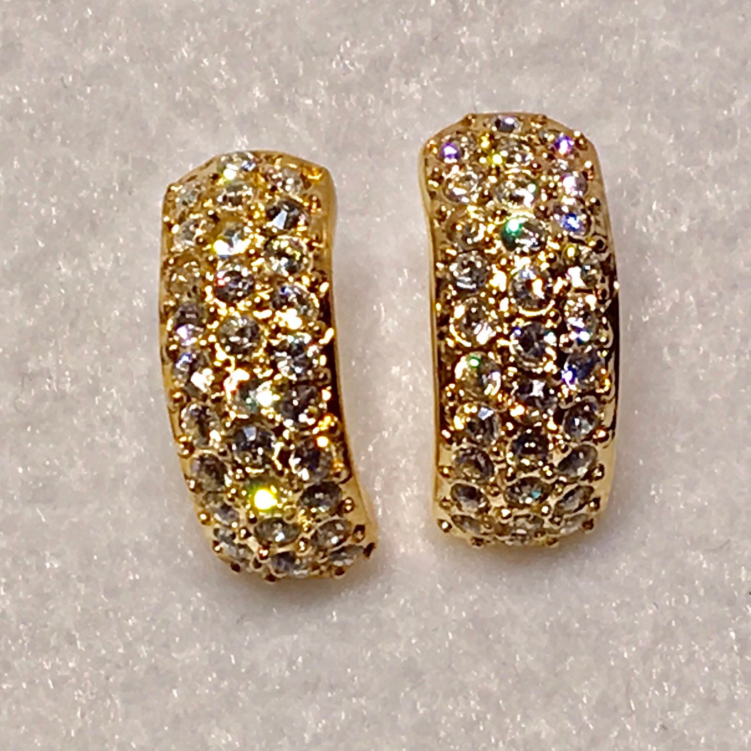 Vintage Roman Ohrring Goldfarbenen Und Klarem Strass von PokitaGifts