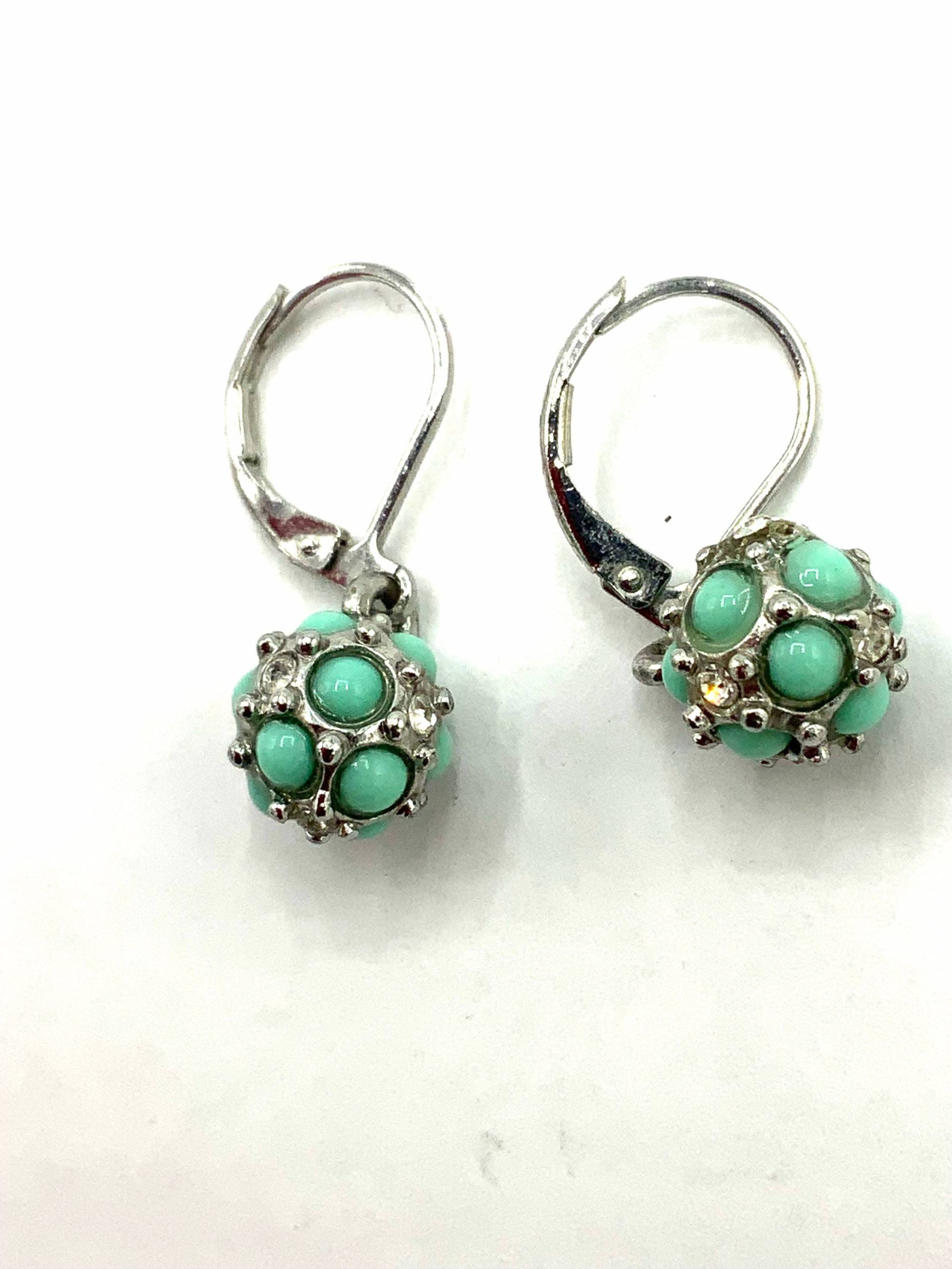 Wunderschöne Sammler Ohrringe in Aqua - Und Silbertönen Von Lia Sophia, Kugel Wunderschöne Sammler Ohrringe in Aqua - Und Silbertönen Von Lia Sophia, Kugel von PokitaGifts