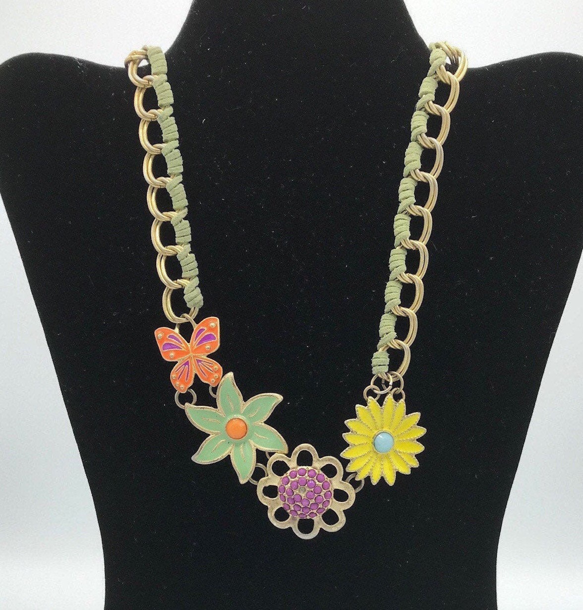 Wunderschöne Sammlerstück Und Vintage Lia Sophia Blumenhalskette, Mehrfarbig, Altgoldton. Neu Mit Etikett von PokitaGifts