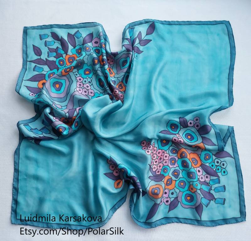 "Handbemalter Schal Aus Blauer, Lila Und Orangefarbener Naturseide "Summer Garden" "Handbemalter Schal Aus Blauer, Lila Und Orangefarbener Naturseide "Summer Garden" von PolarSilk