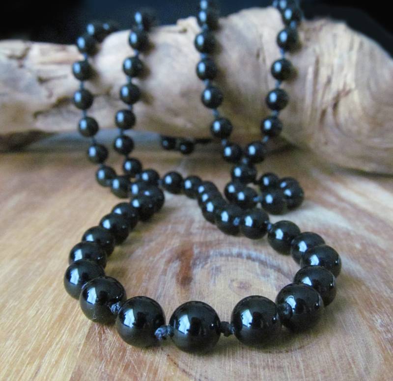 Herren Halskette Lang Schwarz Onyx 10mm Perlen Edelstein Handgeknüpft Kein Verschluss Endlose Schleife von PolarisDesignStudio