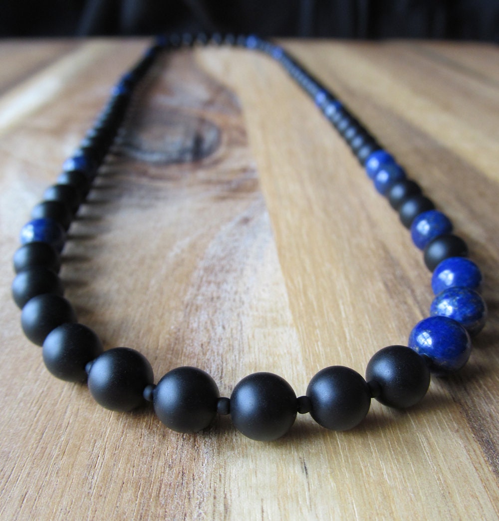 Lange Perlenkette Aus Lapislazuli Und Mattschwarzem Onyx Für Männer, 8 Mm Lapis Schmuck Lange Perlenkette Aus Lapislazuli Und Mattschwarzem Onyx Für Männer, 8 Mm Lapis Schmuck von PolarisDesignStudio
