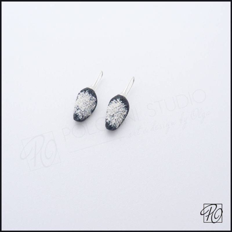 Schwarz Und Weiß Ohrringe Sterling Silber Polymer Clay von PolganiStudio