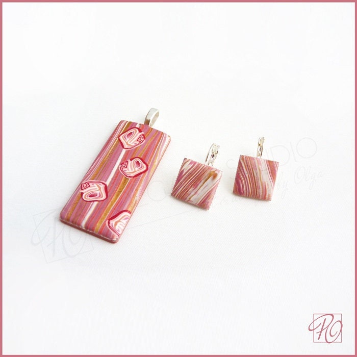 Zarte Rosa Schmuck Set Anhänger Und Ohrringe Polymer Clay Handarbeit von PolganiStudio