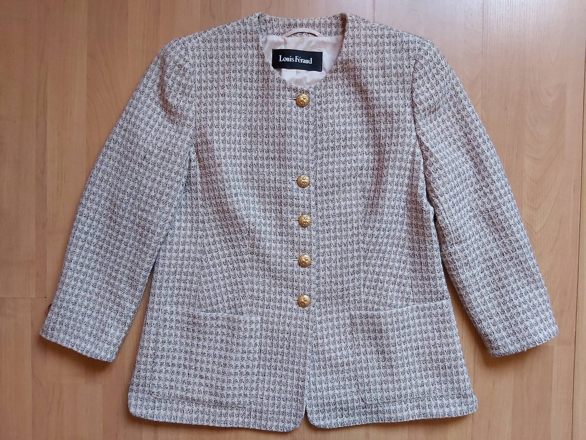 Vintage 1990Er Louis Feraud Wolle Seide Karierte Jacke Beige Gold Knöpfe Gestrickt Tweed Blazer Gepolsterte Schultern Größe F 46 von PolishVintagePlace