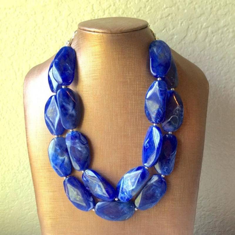 Große Perlen Dunkelblaue Halskette - Doppel Strang Statement Schmuck Royal Navy Chunky Bib Brautjungfer Oder Alltäglichen von PolkaDotDrawer