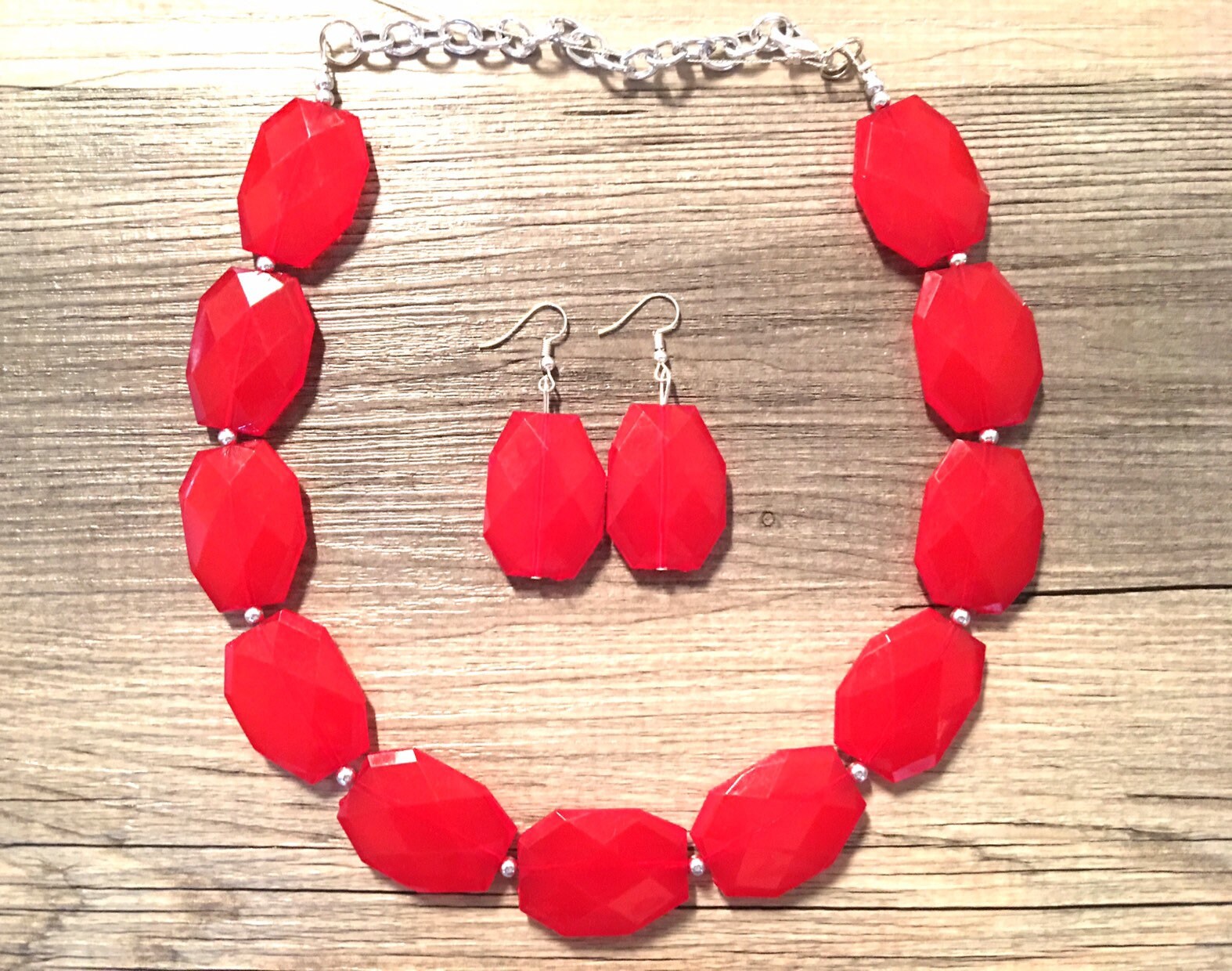 Rot Große Perlen Halskette, Roter Schmuck, Rote Brautjungfer Halskettenschmuck, Ohrringe von PolkaDotDrawer