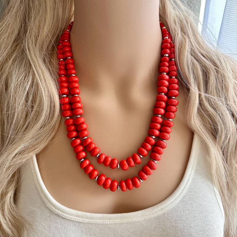 Roxanne Rot Orange Statement Halskette, Silber Doppelstrang Perlen Klobige Schmuck, Herbst Feuerwehrauto Rot Lätzchen Farbe Block Elegant Sommer von PolkaDotDrawer