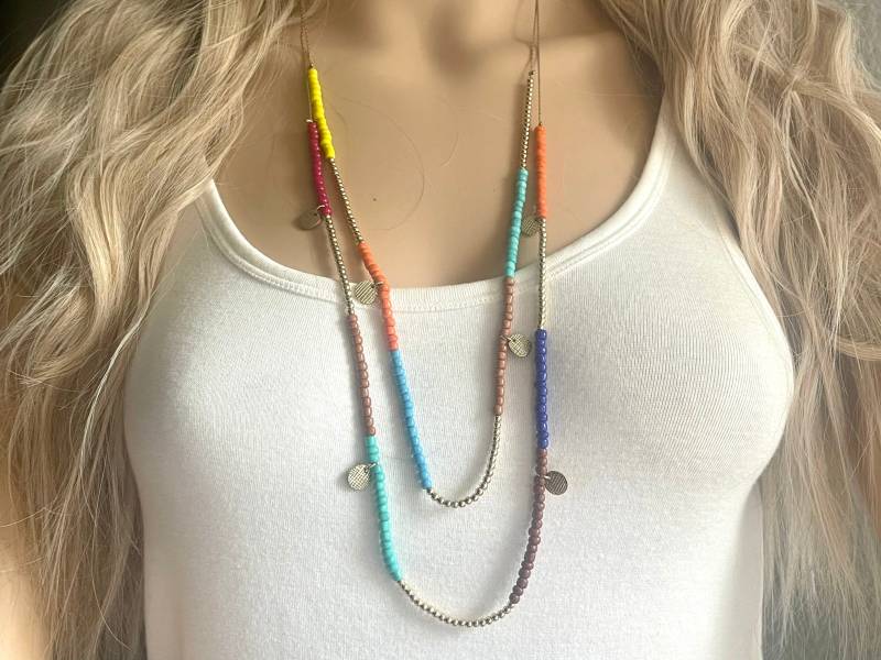 Vintage Kette Mit Gold Und Regenbogen Anhängern, 80Er Jahre Acrylperlen Facettierten Perlen Vintage Kette Mit Gold Und Regenbogen Anhängern, 80Er Jahre Acrylperlen Facettierten Perlen von PolkaDotDrawer