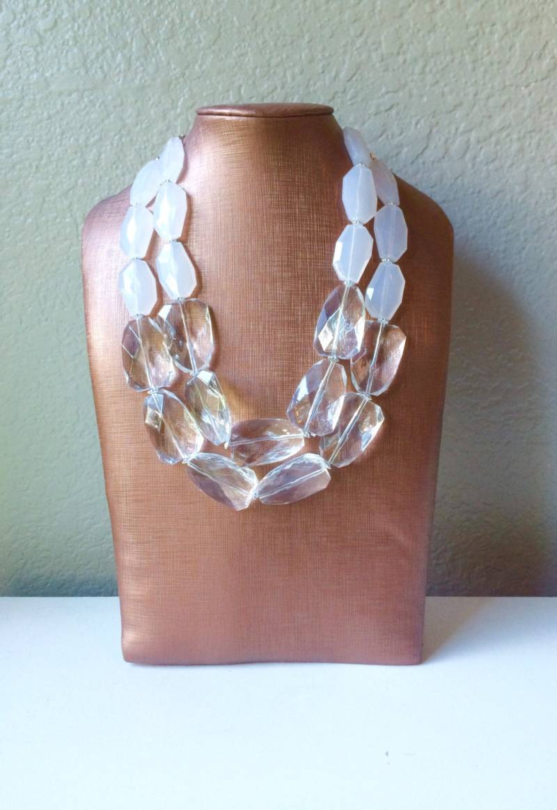 Weisse Und Klare Statement Kette Mit Weisse Perlen - Doppel Strang Hochzeit Schmuck von PolkaDotDrawer