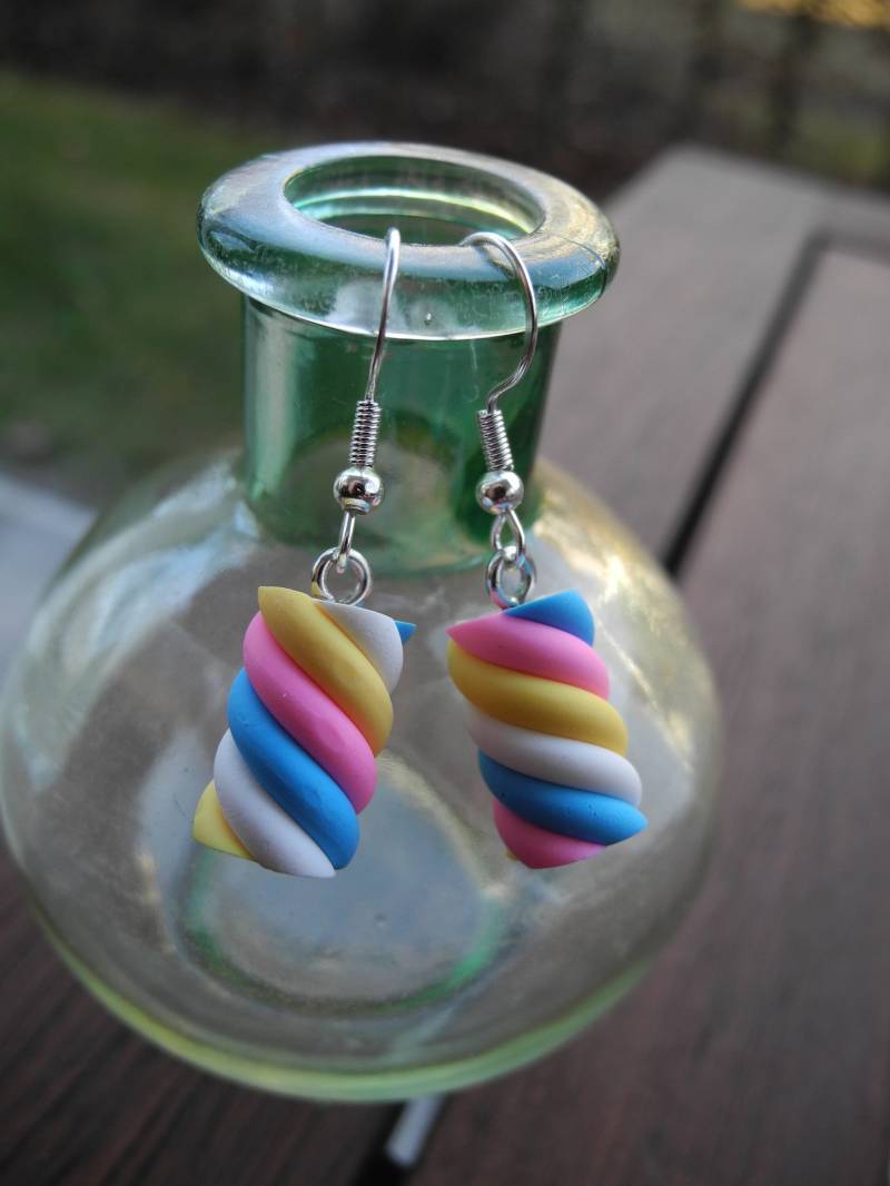 Süße Marshmallow - Ohrringe Aus Fimo Hand Made von PollyAndMore