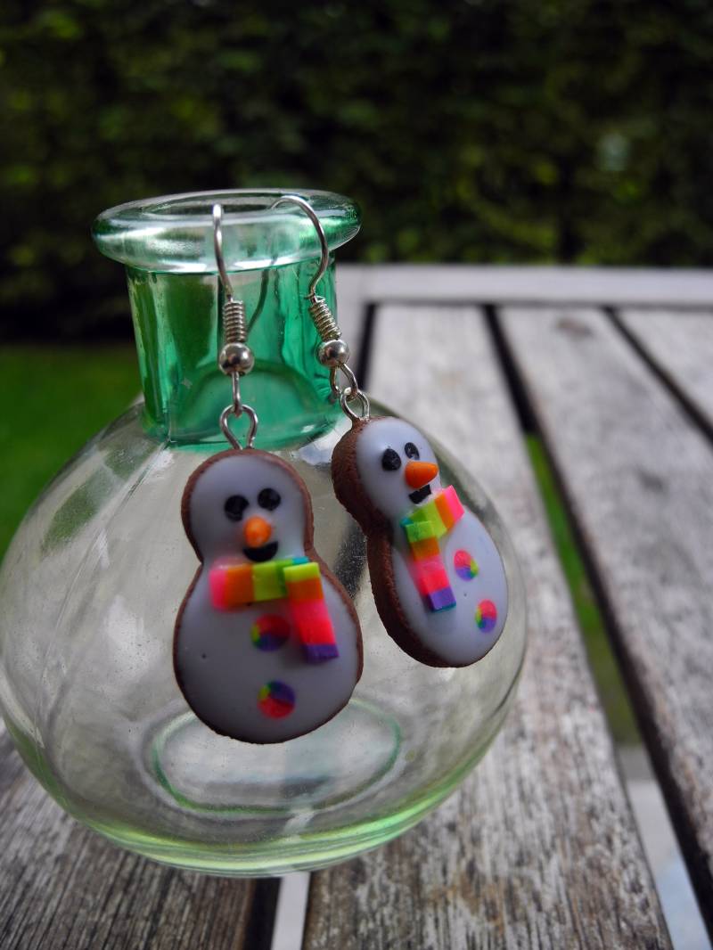 Süße Schneemänner - Hängeohrringe Aus Fimo Hand Made von PollyAndMore