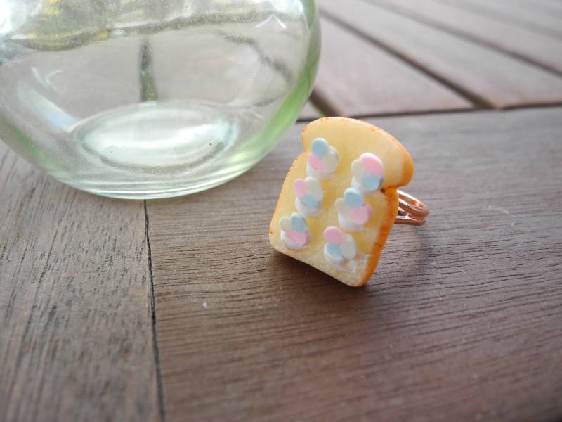 Toast Mit Marshmallows - Süßer Ring Aus Fimo Hand Made von PollyAndMore