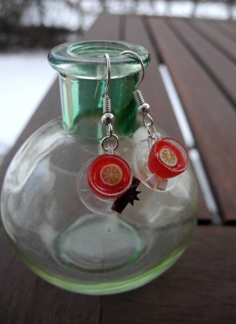 Wärmender Glühwein - Hängeohrringe Aus Fimo Hand Made von PollyAndMore