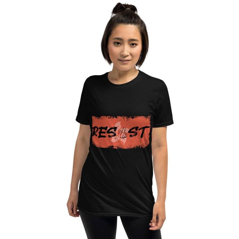 Resist Hong Kong Protest Kurzärmeliges Unisex-T-Shirt von PollyTickle