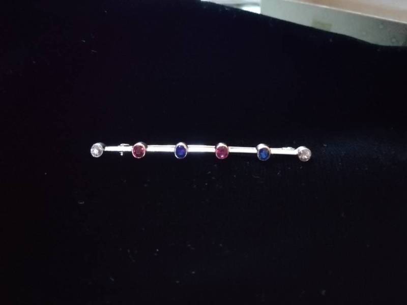 Wunderschöne Echt Gold Bar Brosche von Pollyvintagera