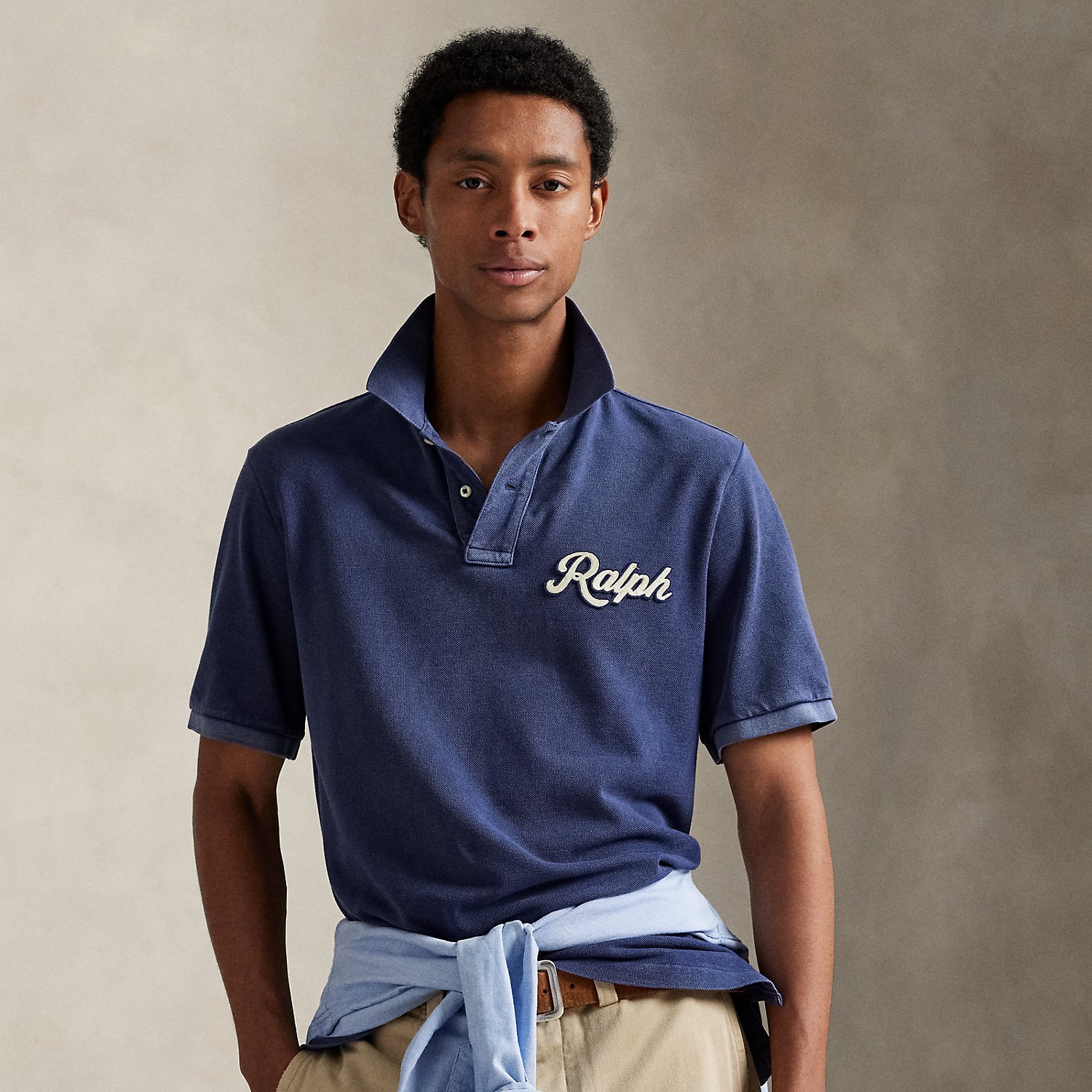 Das Poloshirt  Ralph Lauren mit Logo von Polo Ralph Lauren