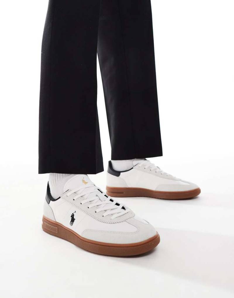 Polo Ralph Lauren - Bedford - Sneaker in Weiß mit schwarzem Etikett an der Ferse, Logo und Gummisohle von Polo Ralph Lauren