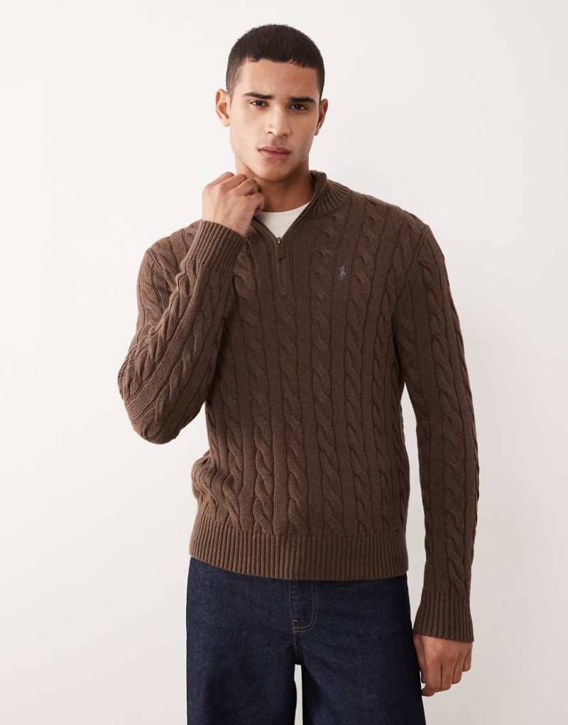 Polo Ralph Lauren - Driver - Strickpullover aus Baumwolle in Braun meliert mit Zopfmuster, kurzem Reißverschluss und Markenlogo-Brown von Polo Ralph Lauren