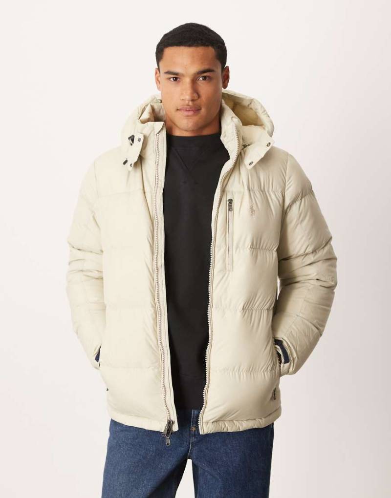 Polo Ralph Lauren - Gorham - Isolierte Daunen-Pufferjacke in Sandbeige mit Markenlogo-Neutral von Polo Ralph Lauren