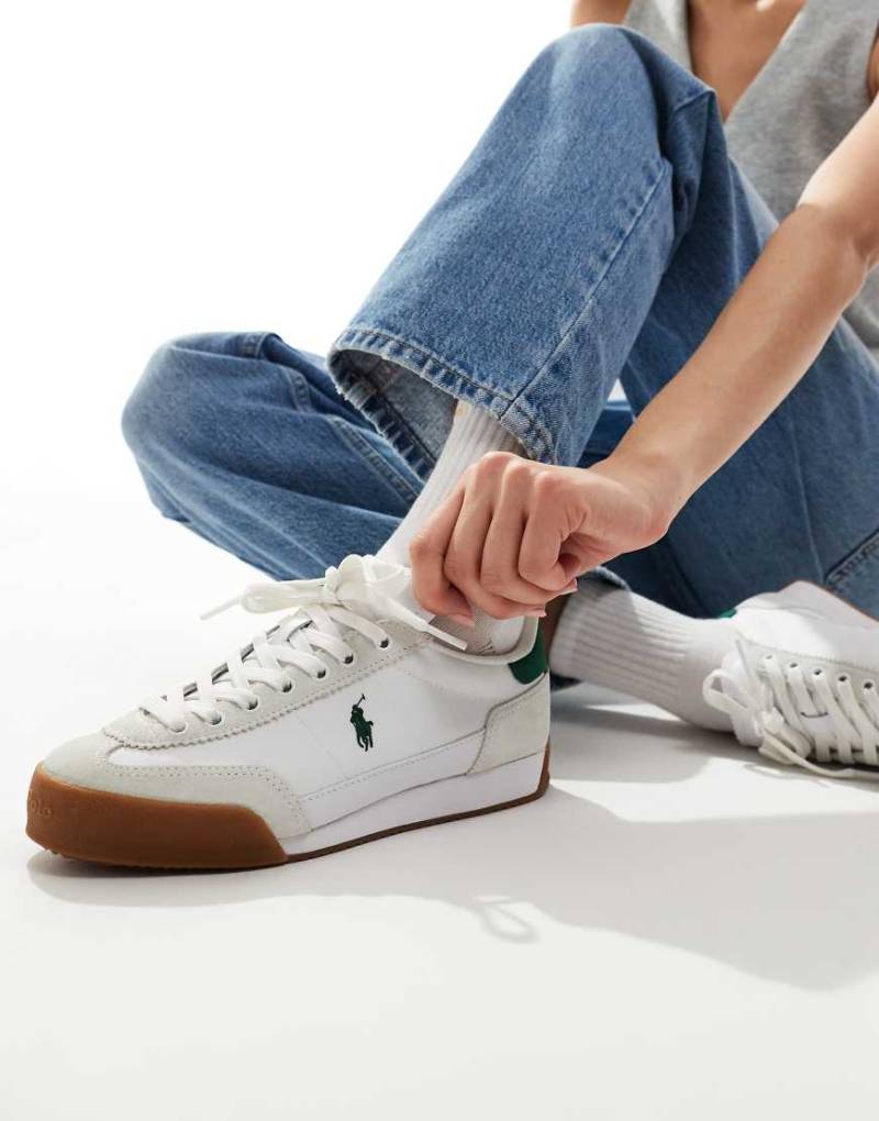 Polo Ralph Lauren - Hester - Sneaker in Weiß mit Logo und Zuglasche in Grün von Polo Ralph Lauren