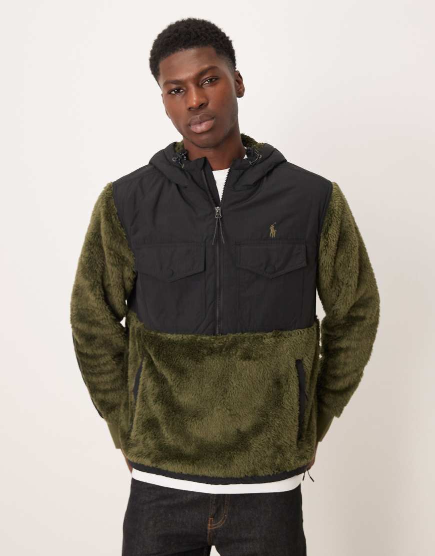 Polo Ralph Lauren - Hybrid-Pullover aus Teddyfleece in Grün mit Markenlogo und kurzem Reißverschluss von Polo Ralph Lauren