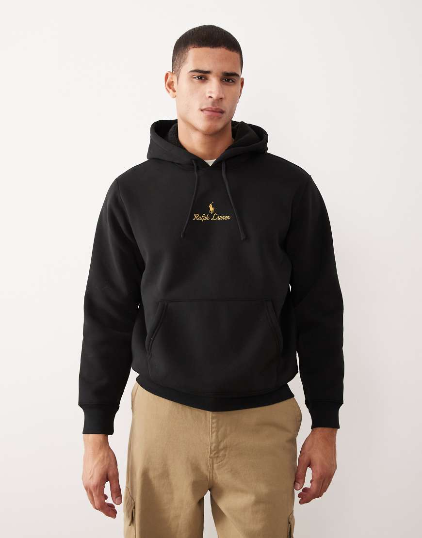 Polo Ralph Lauren - Kapuzenpullover aus Teddyfleece in Schwarz mit mittigem Markenlogo-Schriftzug von Polo Ralph Lauren