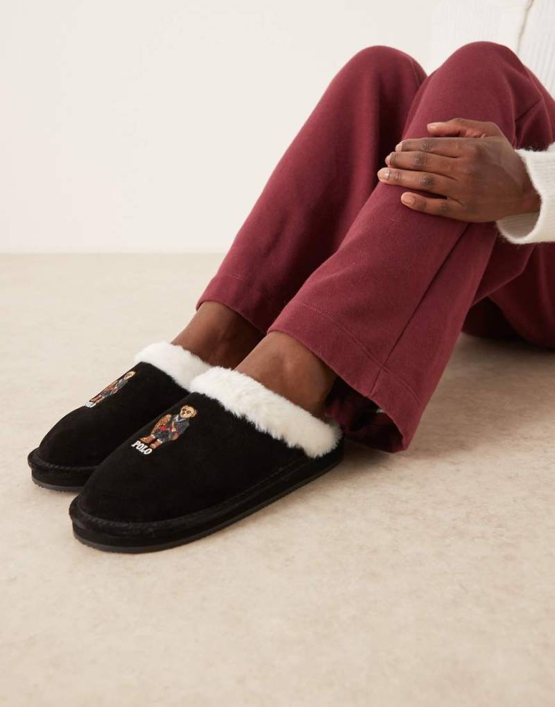 Polo Ralph Lauren - Kayleigh - Flache Hausschuhe in Schwarz mit Polo Bear von Polo Ralph Lauren